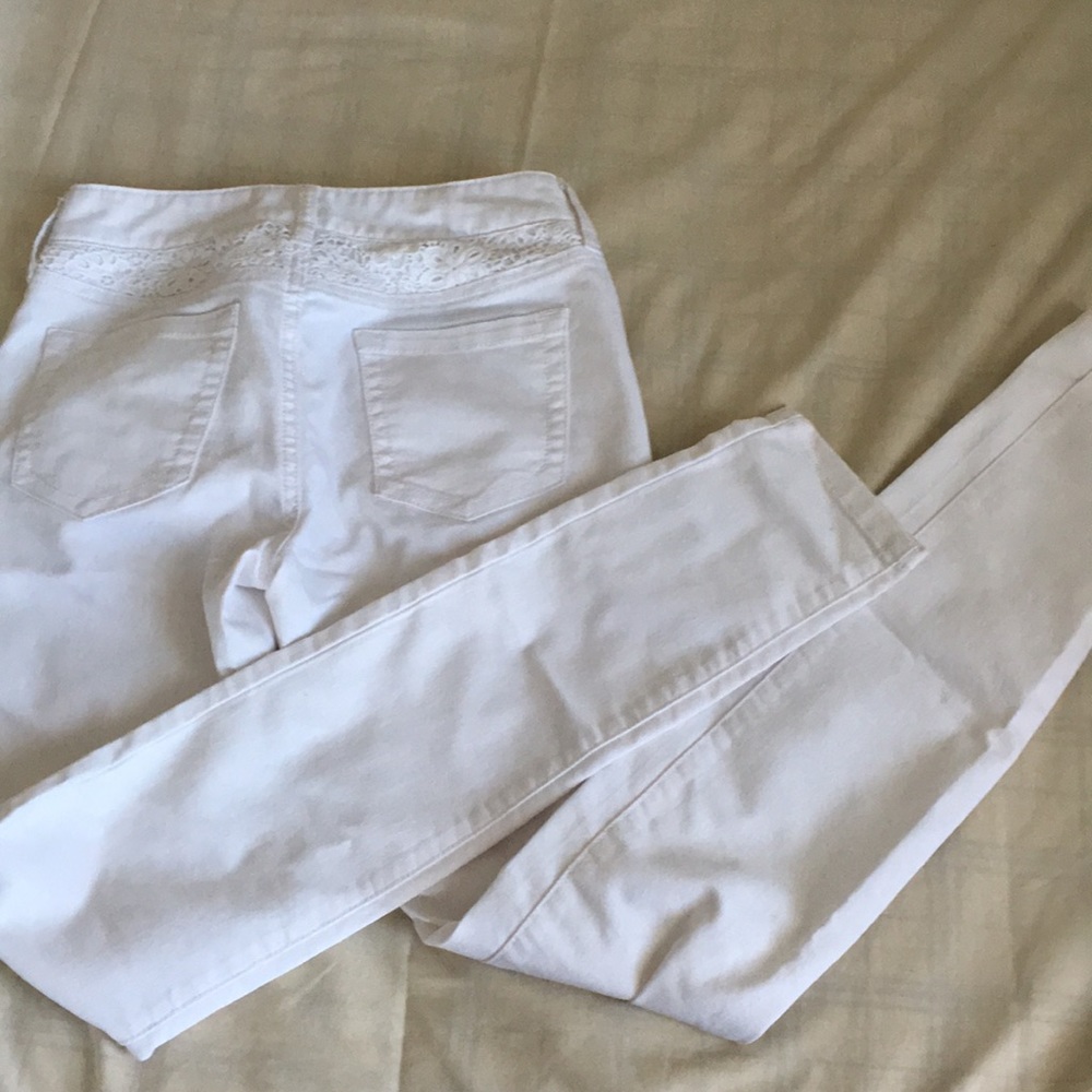 Casual embroidered White denim jeans